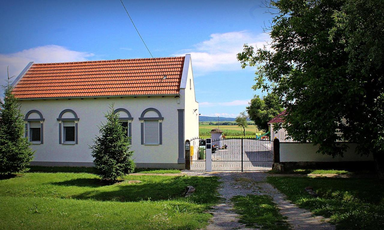 Bed and Breakfast Yosefsfeld Kutjevo Exterior foto