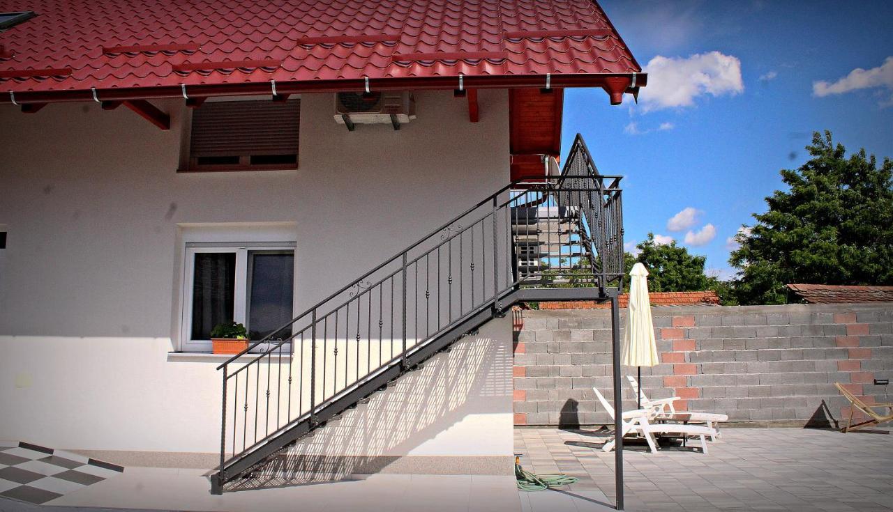 Bed and Breakfast Yosefsfeld Kutjevo Exterior foto