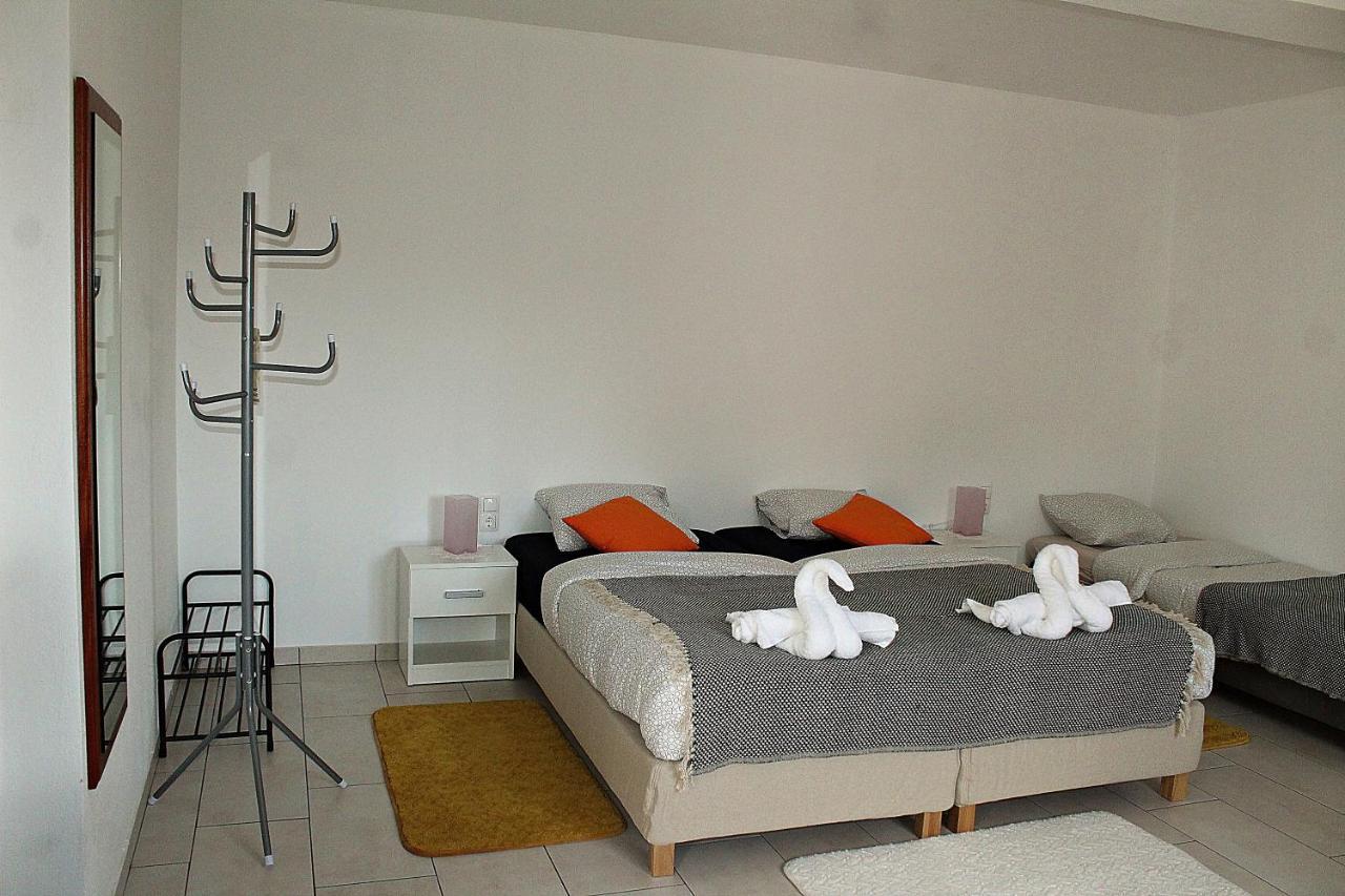 Bed and Breakfast Yosefsfeld Kutjevo Habitación foto