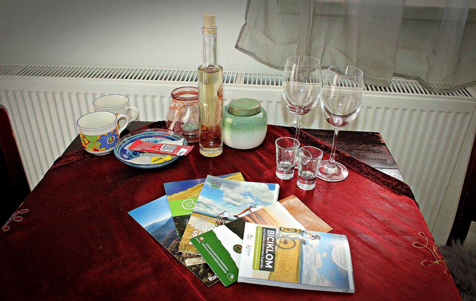 Bed and Breakfast Yosefsfeld Kutjevo Habitación foto